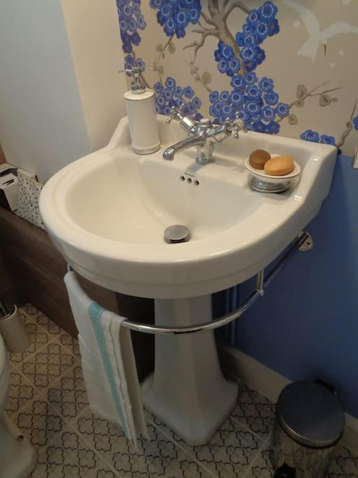 Charming English Style Studio Flat Λονδίνο Εξωτερικό φωτογραφία