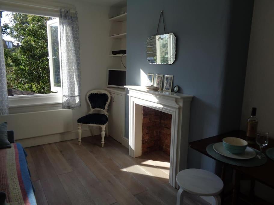 Charming English Style Studio Flat Λονδίνο Εξωτερικό φωτογραφία