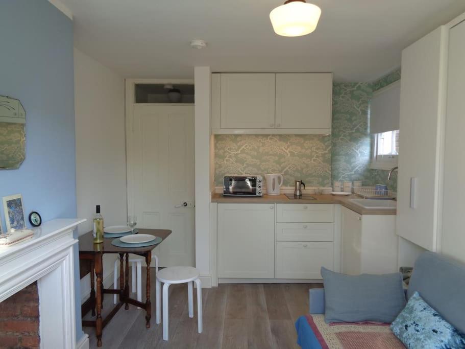 Charming English Style Studio Flat Λονδίνο Εξωτερικό φωτογραφία