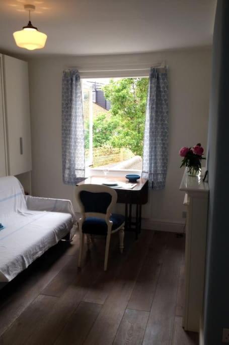 Charming English Style Studio Flat Λονδίνο Εξωτερικό φωτογραφία