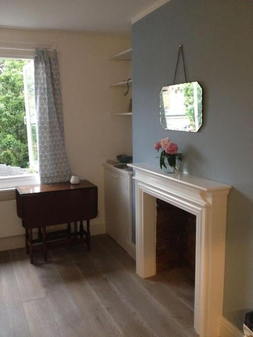 Charming English Style Studio Flat Λονδίνο Εξωτερικό φωτογραφία