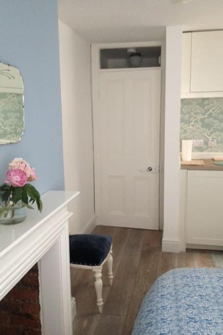 Charming English Style Studio Flat Λονδίνο Εξωτερικό φωτογραφία